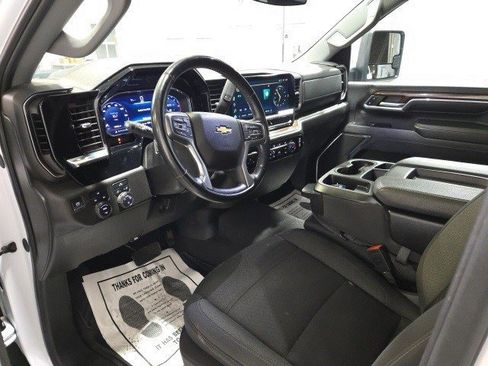 Used 2024 Chevrolet Silverado 3500 LT image 11
