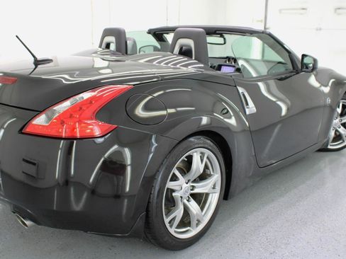 Used 2010 Nissan 370Z Touring w/ Sport Pkg RWD image 15