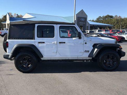 Used 2022 Jeep Wrangler Unlimited Sport image 24