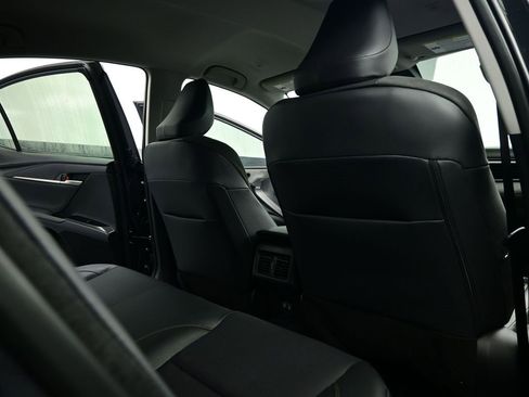 Used 2025 Toyota Camry XLE image 29