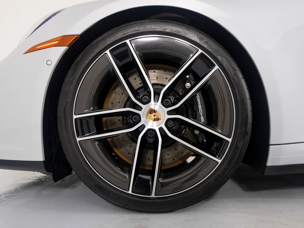 Certified 2025 Porsche 911 Carrera GTS RWD image 15