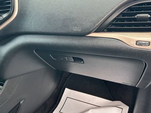 Used 2016 Jeep Cherokee Limited AWD/4WD image 48