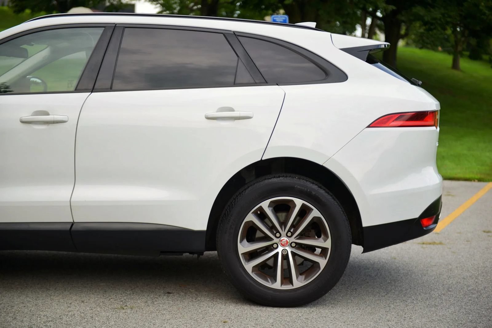 Used 2018 Jaguar F-PACE Premium AWD/4WD image 45