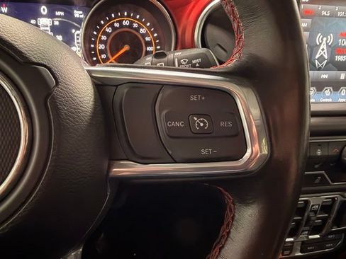 Used 2023 Jeep Wrangler Unlimited Rubicon w/ Cold Weather Group AWD/4WD image 27
