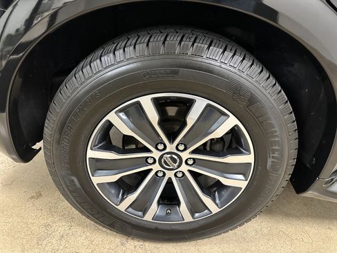 Used 2020 Nissan Armada SL w/ Premium Package image 41