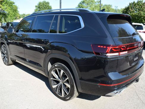 Used 2024 Volkswagen Atlas SEL Premium R-Line AWD/4WD image 10