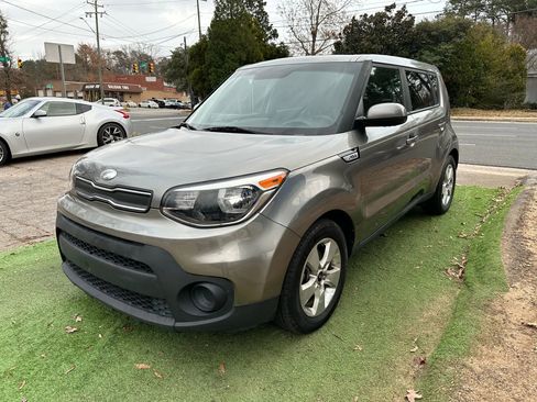 Used 2019 Kia Soul image 3