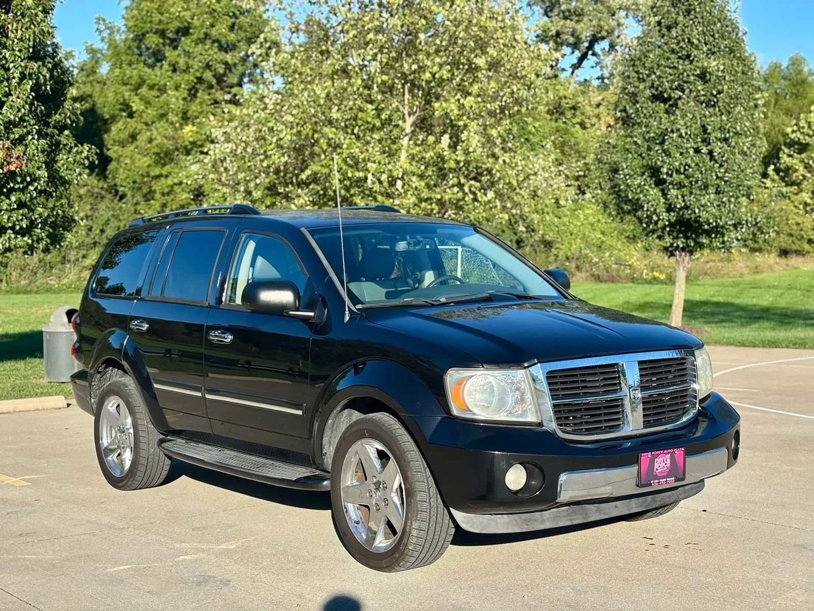 Used 2008 Dodge Durango Limited w/ Technology Group III AWD/4WD image 3