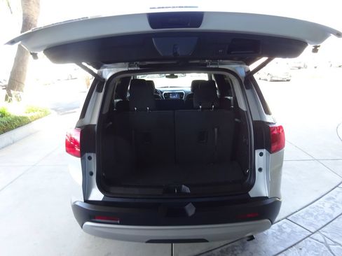 Used 2019 GMC Acadia SLE FWD image 29