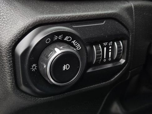 Used 2020 Jeep Wrangler Unlimited Sahara AWD/4WD image 20