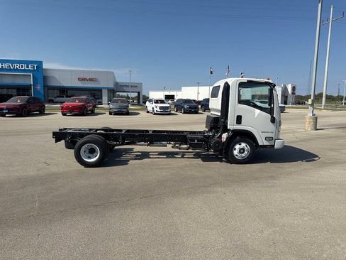 New 2025 Chevrolet Low Cab Forward RWD image 13