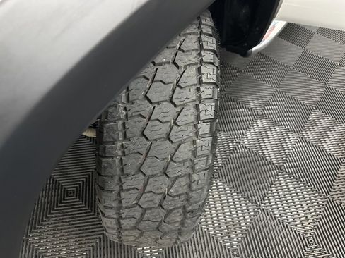 Used 2023 Toyota Tacoma TRD Off-Road w/ Black Out Package (TMS) image 37