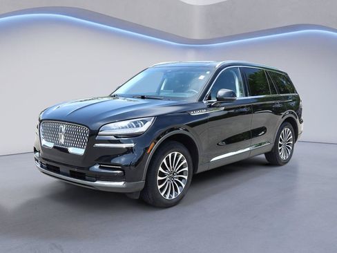 Certified 2023 Lincoln Aviator Reserve w/ Elements Package Plus AWD/4WD image 2