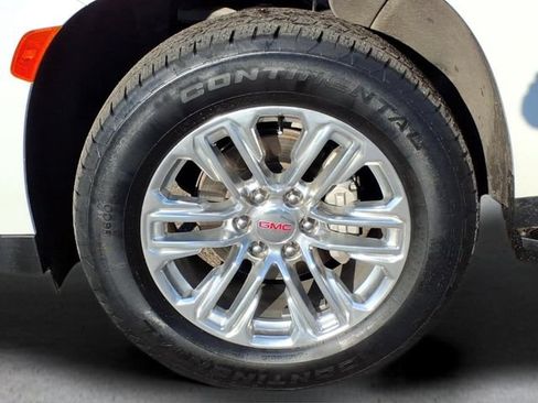 Used 2023 GMC Yukon SLT AWD/4WD image 10