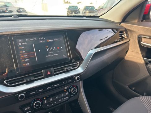 Used 2022 Kia Niro LXS image 33