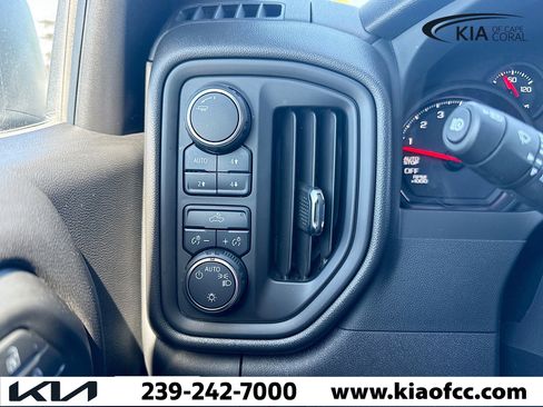 Used 2025 Chevrolet Silverado 1500 Custom Trail Boss AWD/4WD image 31