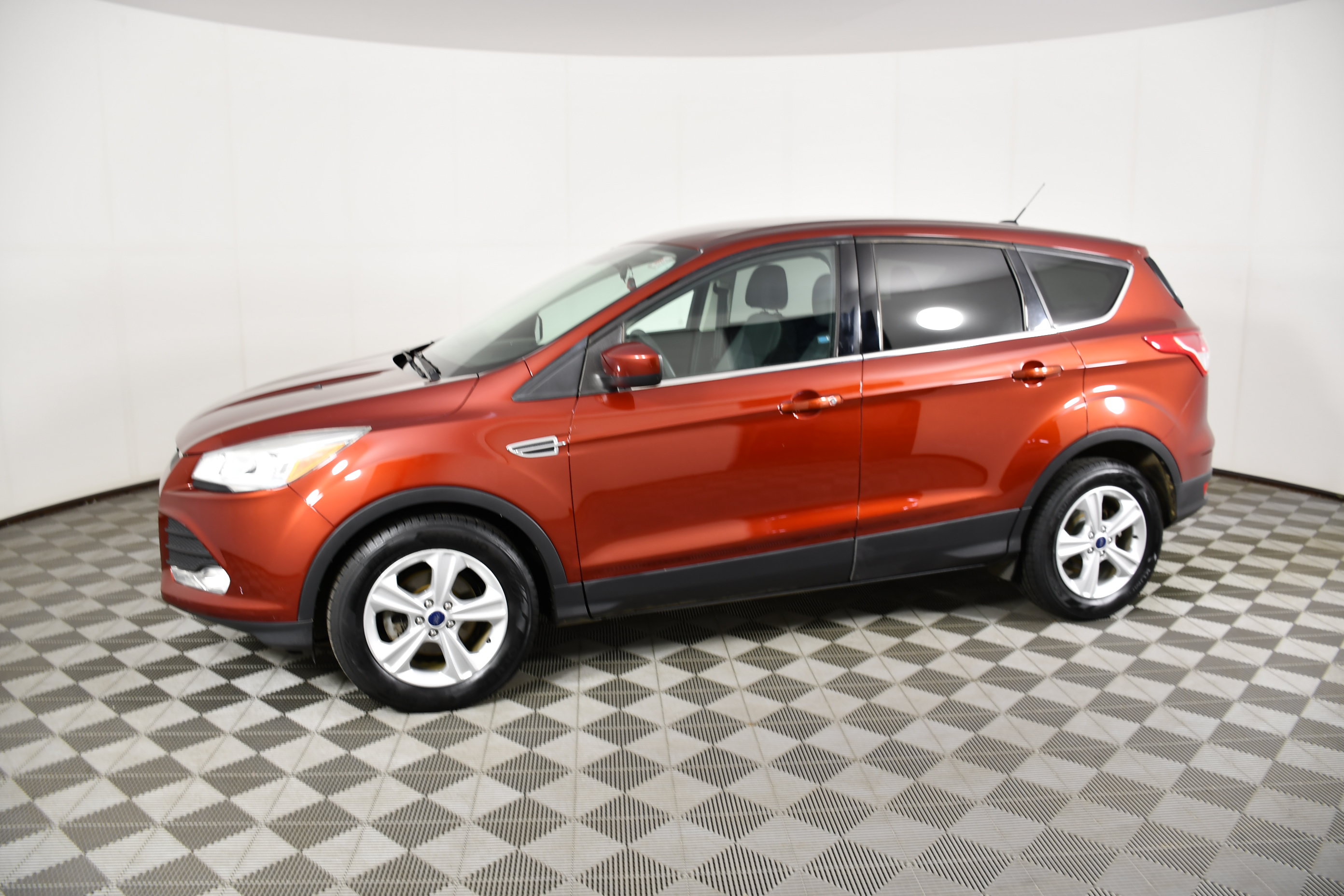Used 2016 Ford Escape SE FWD image 9