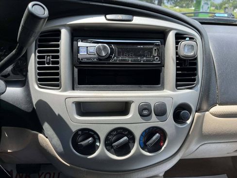Used 2003 MAZDA Tribute LX FWD image 19