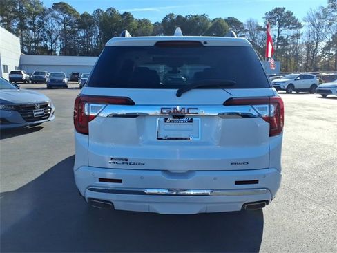 Used 2022 GMC Acadia Denali w/ Denali Technology Package image 2
