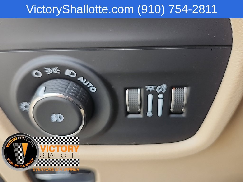 Used 2021 Jeep Grand Cherokee L Limited AWD/4WD image 12