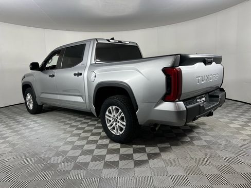Used 2022 Toyota Tundra SR5 w/ Convenience Package image 9