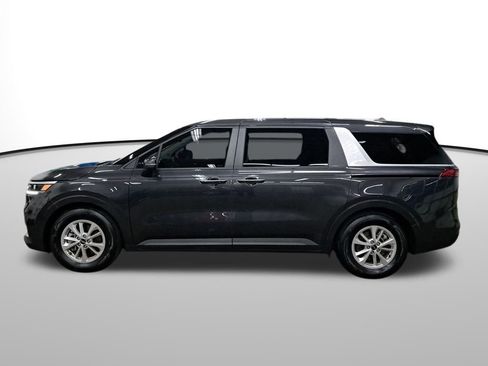 Used 2024 Kia Carnival LX image 2