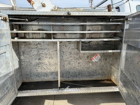 Used 2013 Ford F550 4x4 Regular Cab Super Duty w/ PWR Equipment Group image 17