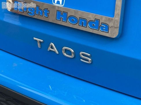 Used 2022 Volkswagen Taos SEL image 14