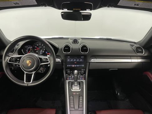 Used 2024 Porsche 718 Cayman image 13