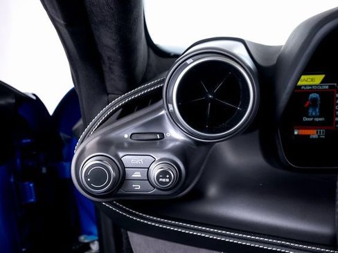 Used 2023 Ferrari F8 Tributo image 39