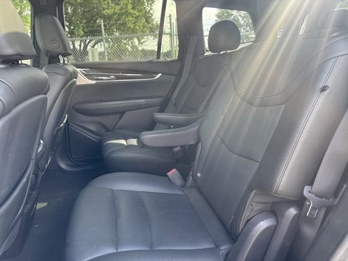 Used 2023 Cadillac XT6 Sport image 8