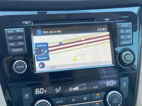 Used 2015 Nissan Rogue SL w/ SL Premium Package image 25