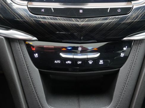 Used 2020 Cadillac XT6 Premium Luxury image 23