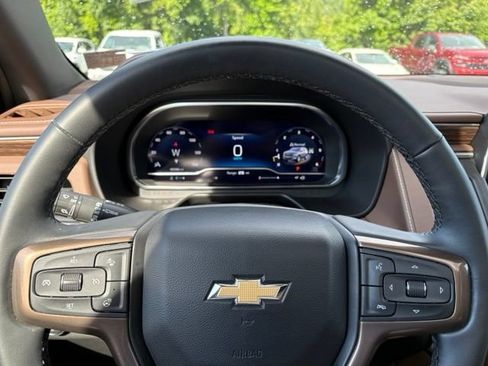 Used 2023 Chevrolet Tahoe High Country AWD/4WD image 23