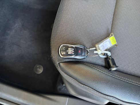Used 2025 Buick Encore GX Preferred FWD image 25