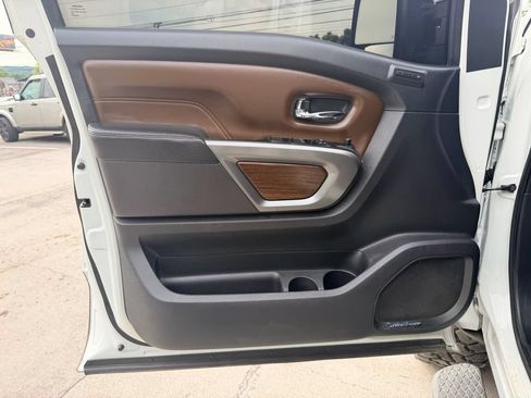 Used 2017 Nissan Titan Platinum Reserve AWD/4WD image 22