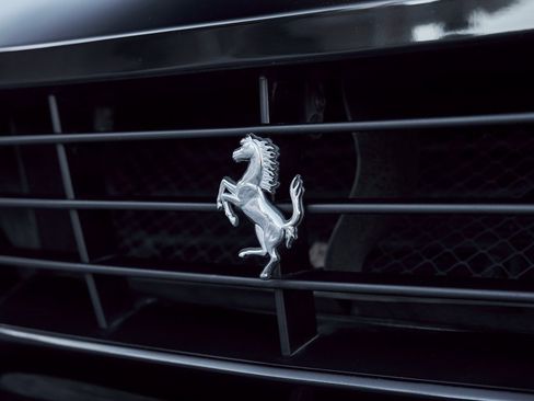 Used 2018 Ferrari GTC4Lusso T image 5