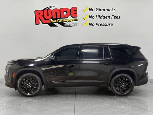 Used 2025 Chevrolet Traverse LT w/ Midnight/Sport Edition AWD/4WD image 3