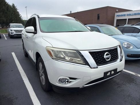 Used 2014 Nissan Pathfinder SL w/ Cargo Package AWD/4WD image 4