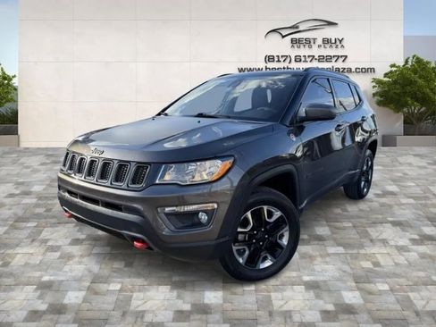 Used 2018 Jeep Compass Trailhawk w/ Navigation Group AWD/4WD image 3