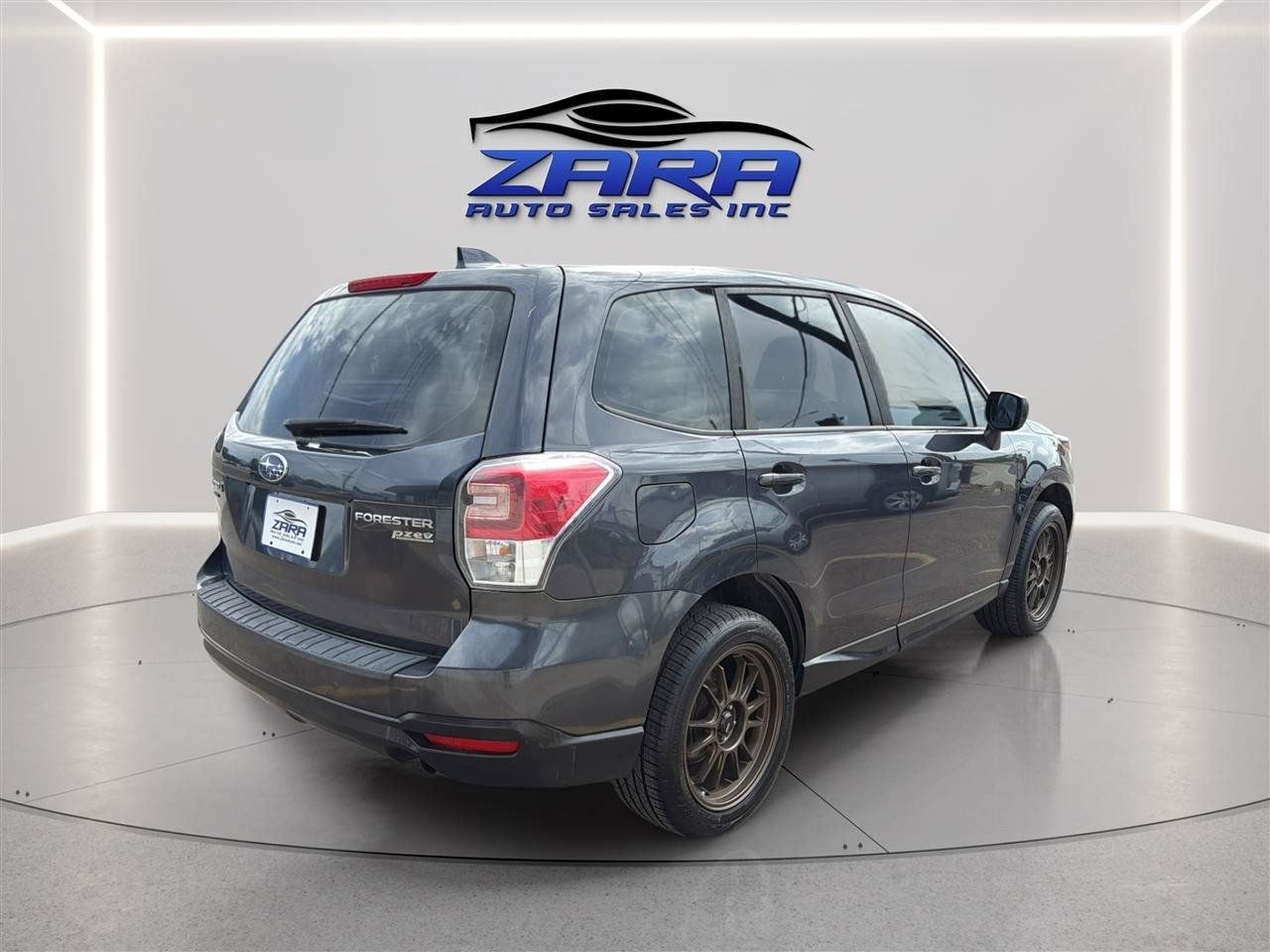 Used 2017 Subaru Forester 2.5i AWD/4WD image 7