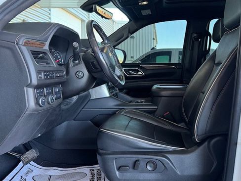 Used 2021 Chevrolet Suburban Premier w/ Premium Package image 6