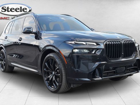 Used 2024 BMW X7 xDrive40i w/ M Sport Package AWD/4WD image 3