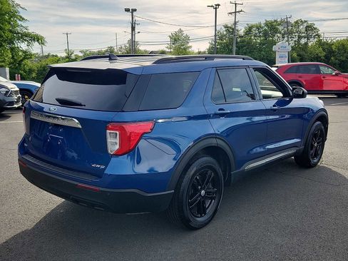 Used 2022 Ford Explorer XLT AWD/4WD image 4