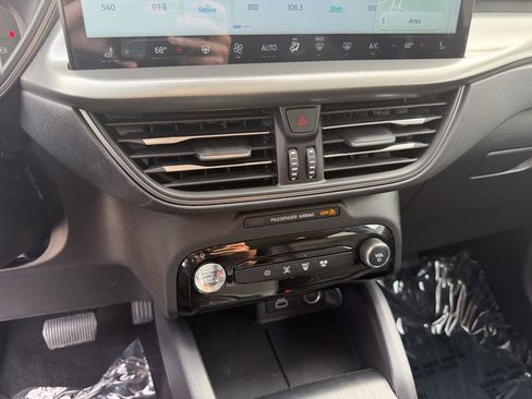 Used 2025 Ford Escape SE image 20
