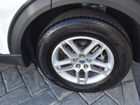 Used 2025 Ford Explorer Active image 4