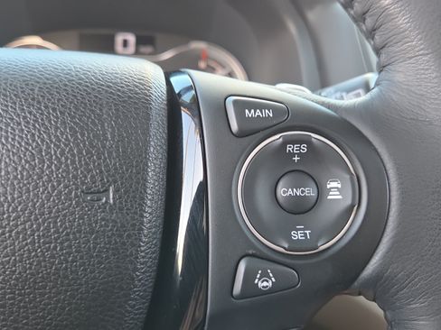 Used 2016 Honda Pilot Touring image 24