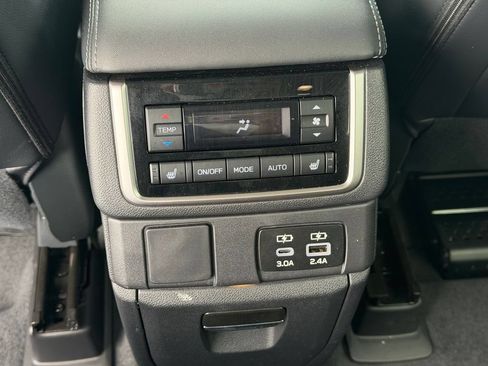 Used 2025 Subaru Ascent Limited AWD/4WD image 24
