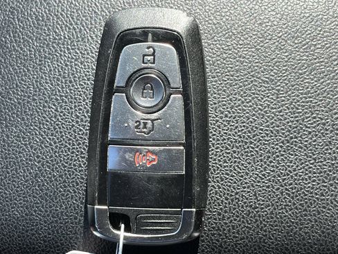 Used 2025 Ford Escape ST-Line image 29