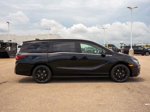 Used 2023 Honda Odyssey Sport image 8